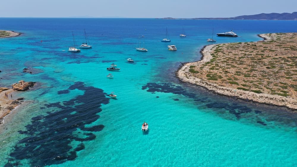 Antiparos & Panteronisi from Mykonos | Private 8-hour yacht experience with Ferretti 830