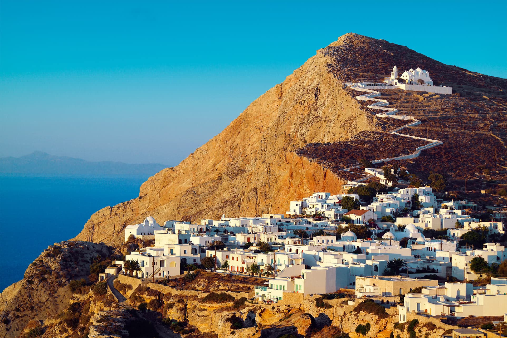 Folegandros from Paros | Private 8-hour yacht experience with Ferretti 830