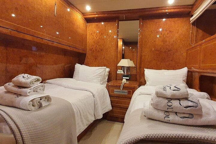 Mangusta 72 yacht twin bedroom.jpg