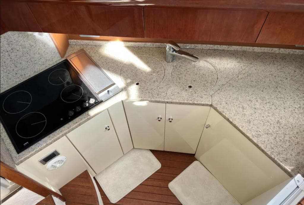 52 Fairline Fly - Bliss 6.jpeg
