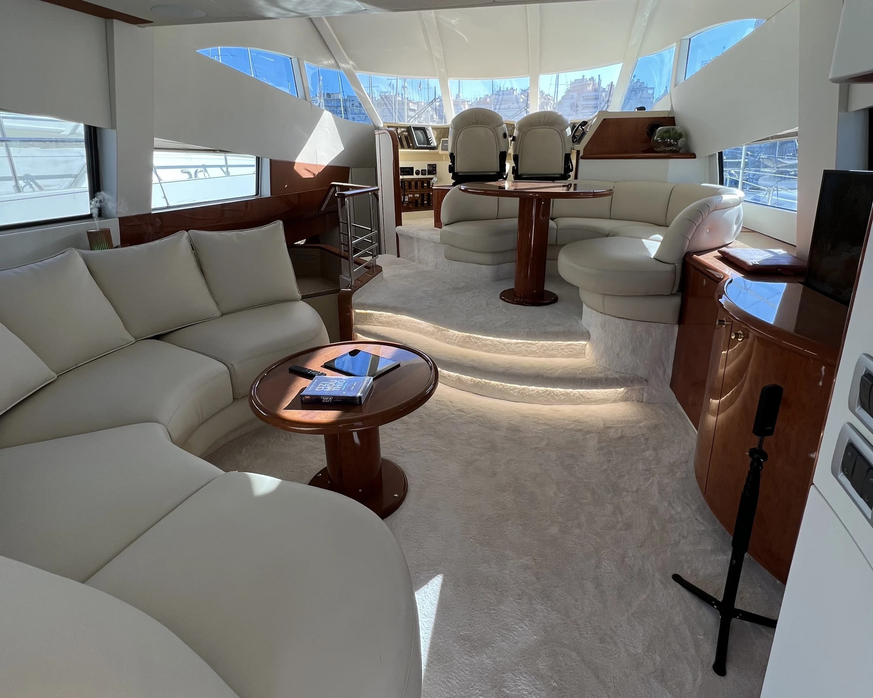 52 Fairline Fly - Bliss 4.webp