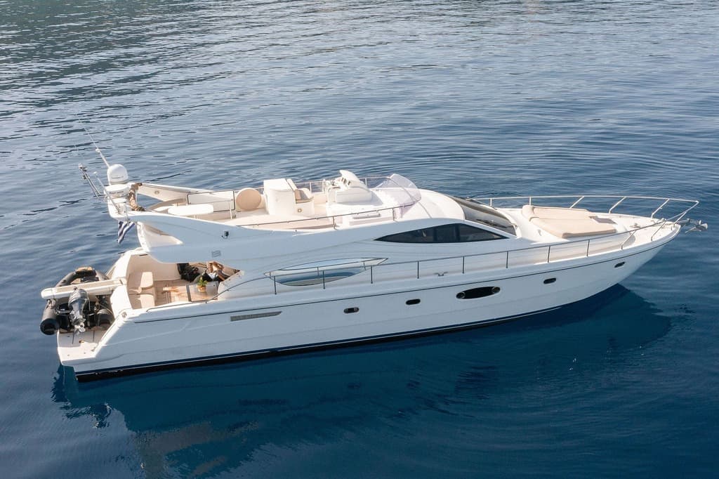 Ferretti_55_ext (1).jpg
