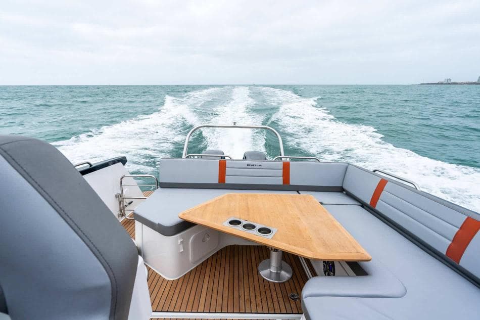 BENETEAU-FLYER-10-.jpg