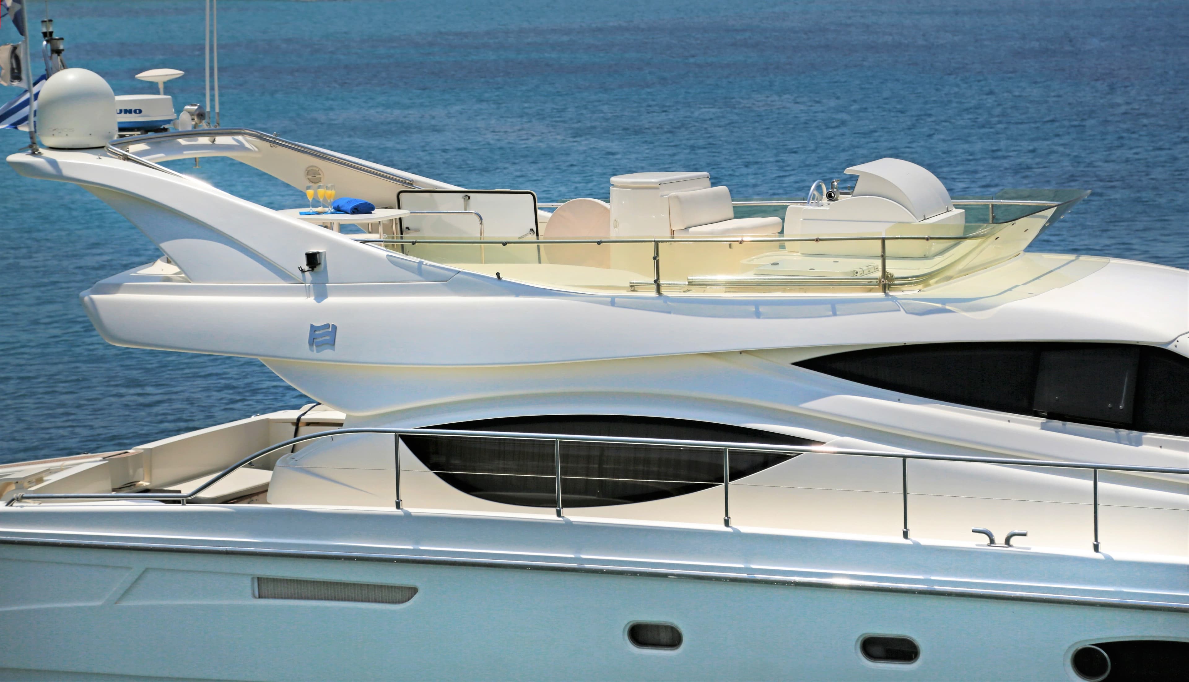 Ferretti55_Flybridge detail2.jpg