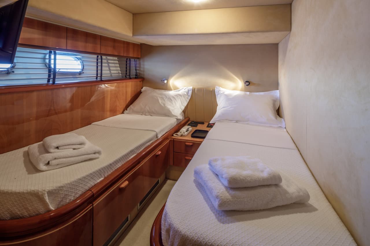 72 Ferretti - MY WAY 3.jpg