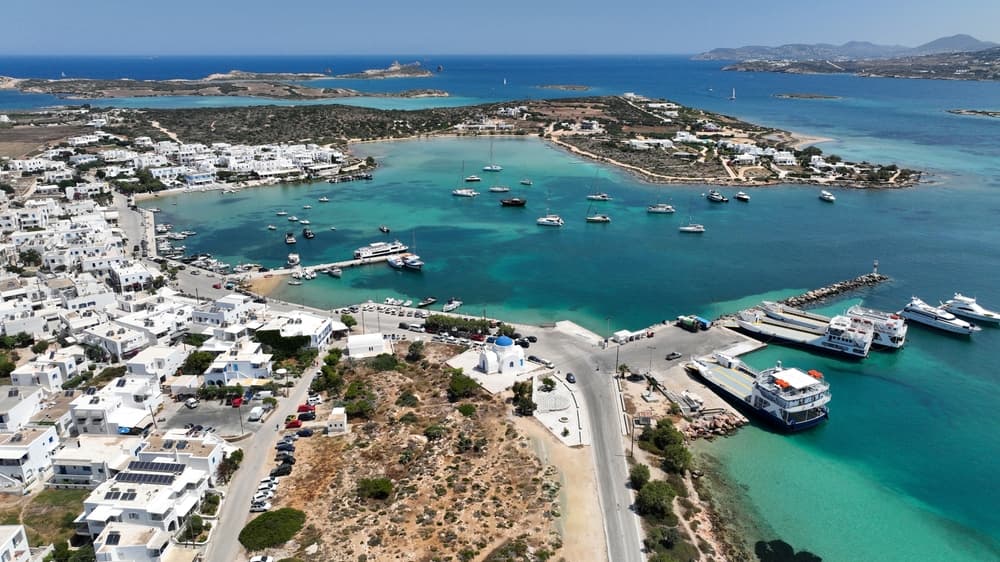 Antiparos main village.jpg
