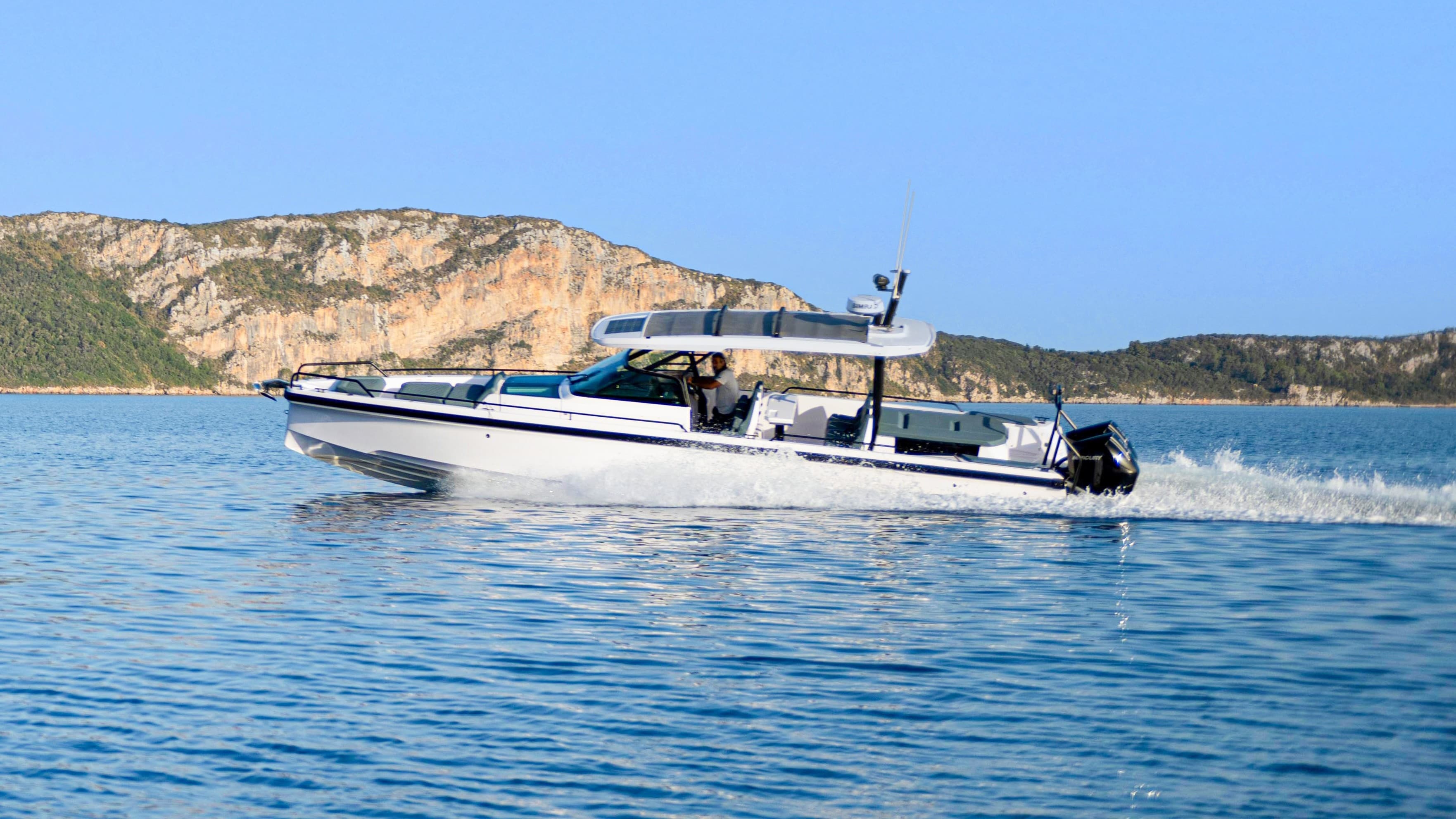 Axopar 37 Sun-Top (Mykonos)