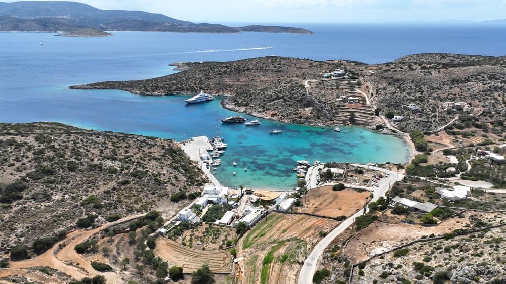 Kato Koufonisi, Schinousa & Naxos from Paros | Private 8-hour yacht experience with Ferretti 830