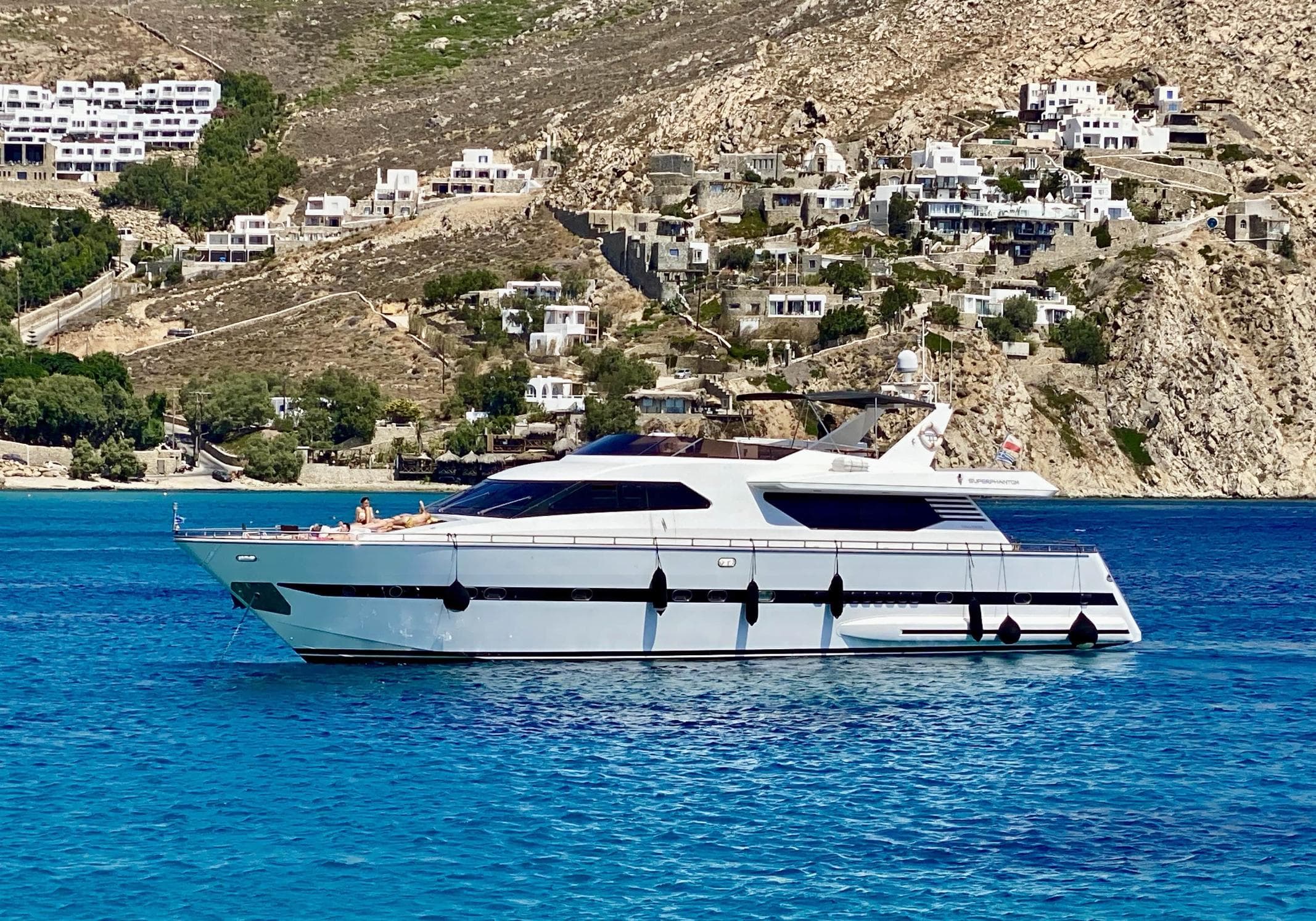 Super Phantom 85 yacht islands.jpg