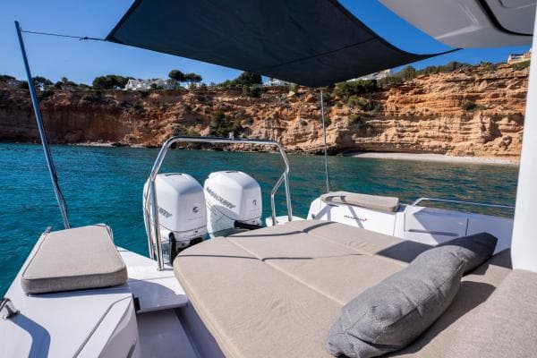 2 (3)_AX37_aftdeck_sundeck.jpg