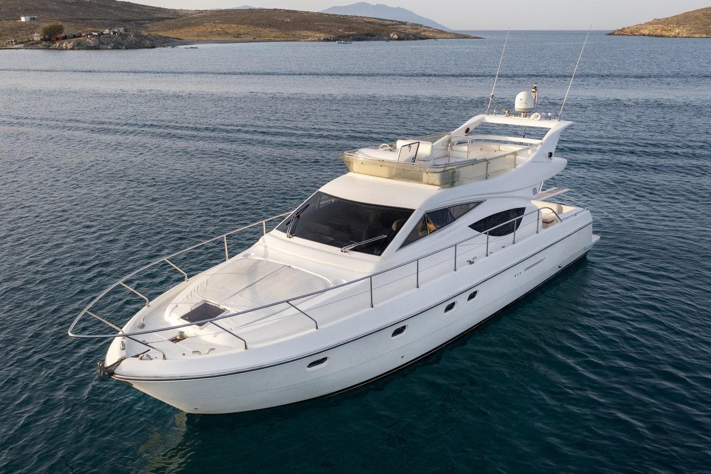 Ferretti 46 yacht drone-min.jpg