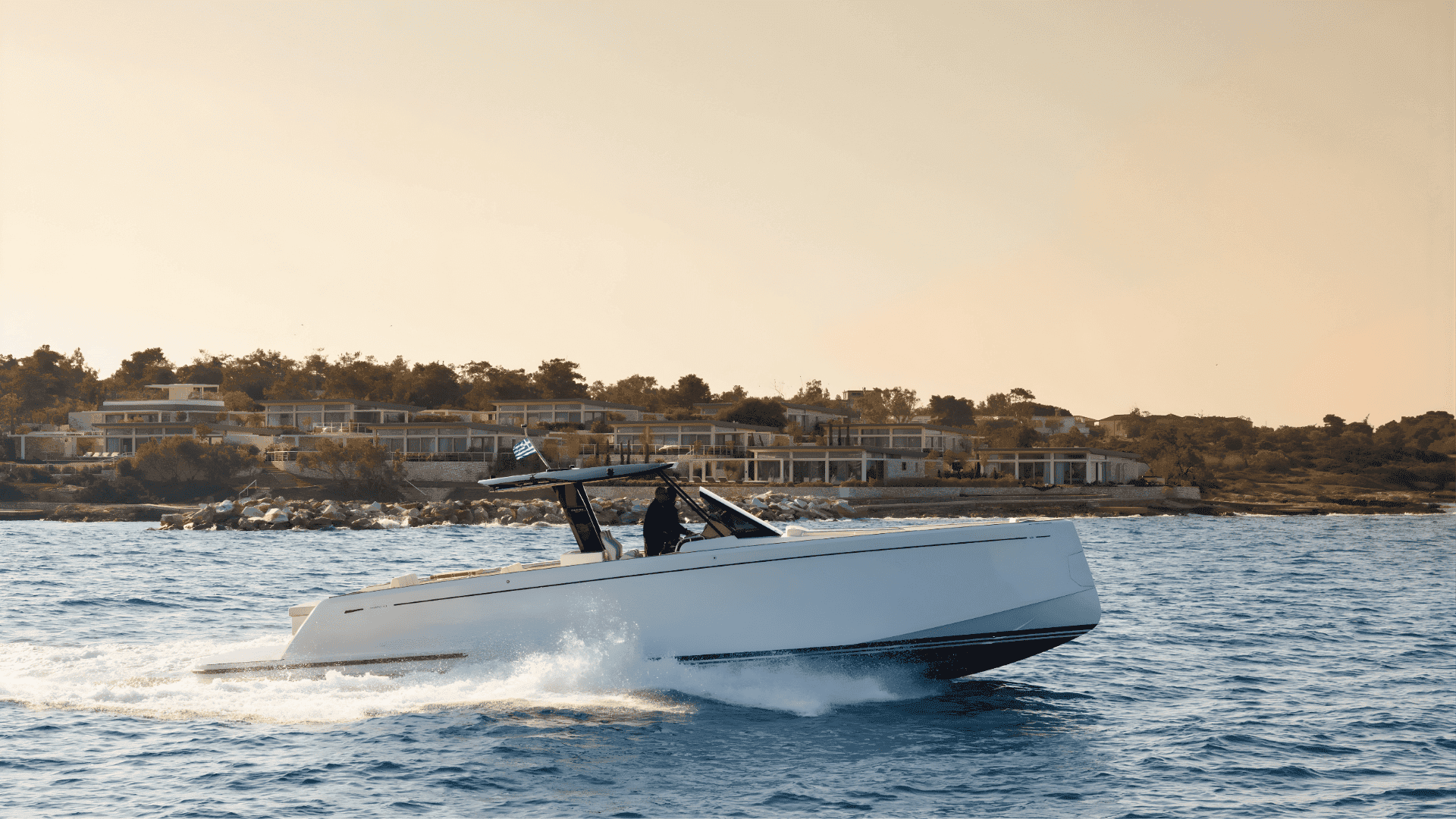 Seawater Smeralda 320 brochure BF 2024.pdf.png