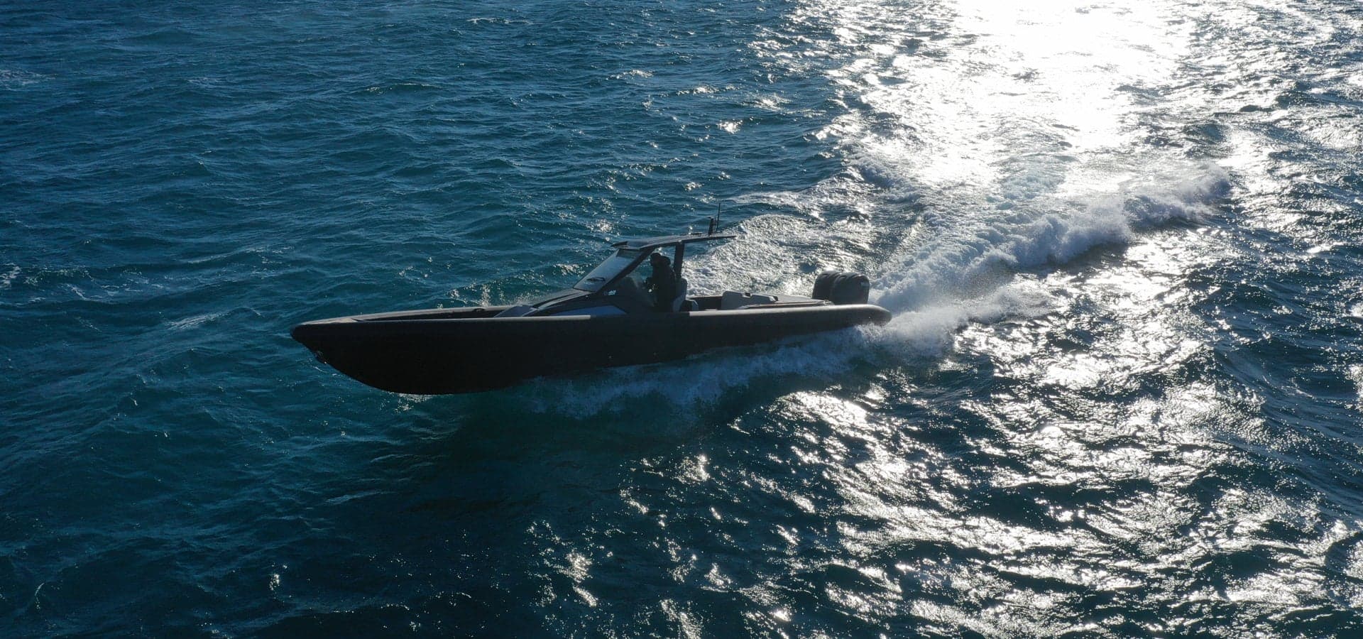 40 Technohull Explorer delos mykonos.jpg